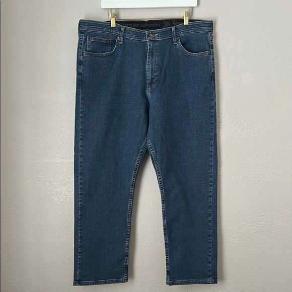Wrangler Authentics Men's Size 38 X 29  Straight Leg Denim Jeans - Picture 1 of 5